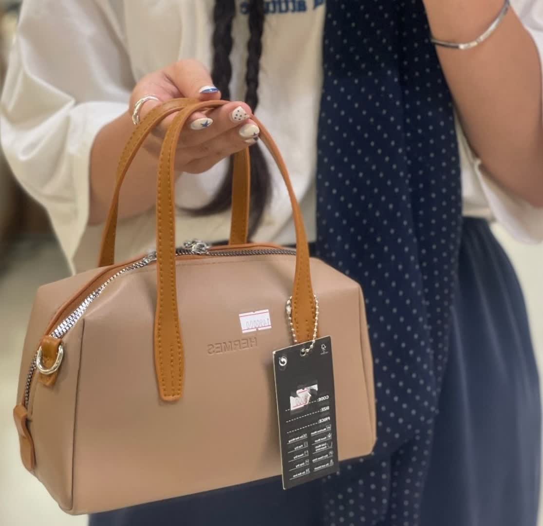 کیف و کفش دنیز (شعبه پاساژ یاس)