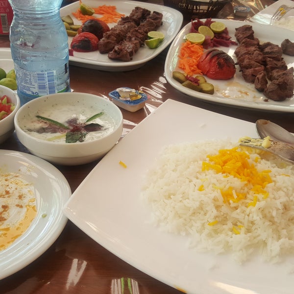 رستوران سنتی شاندیز