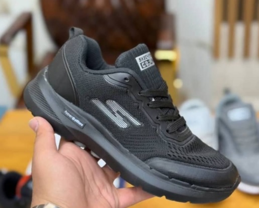 کفش و پوشاک بزرگمهر