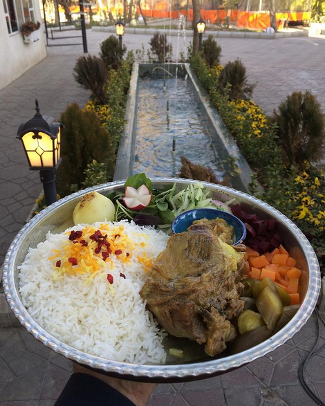 رستوران سنتی ایرانی طرلان