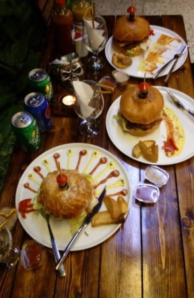 رستوران آکاژو