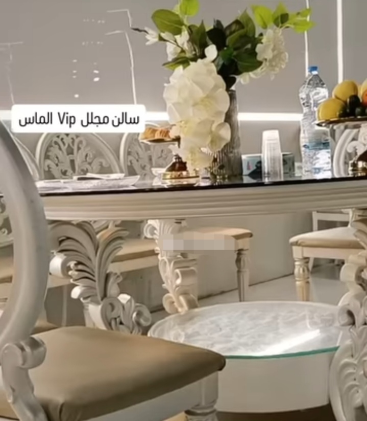 مجموعه تالارها و باغسرای الماس