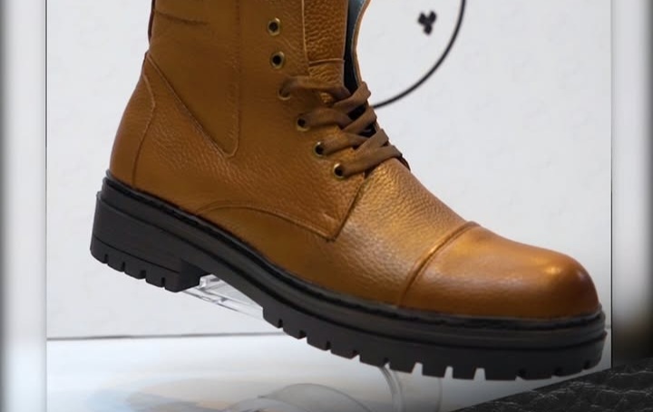 کفش چرم معین