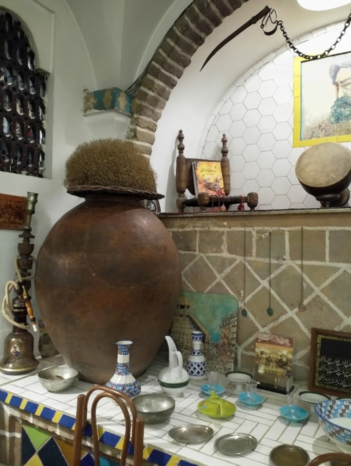 کافه موزه هزاردستان