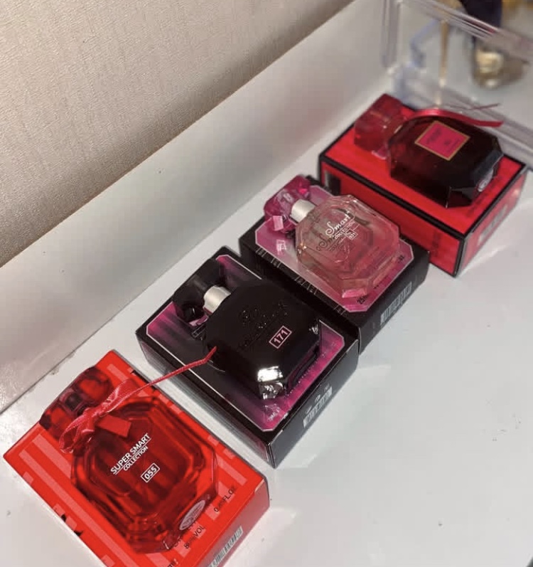 عطر و ادکلن لوتوس