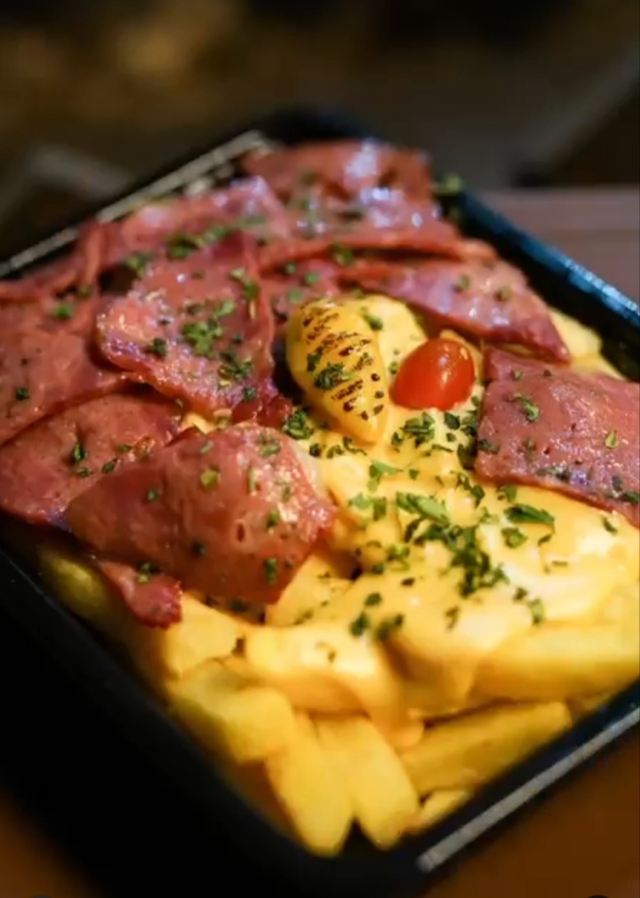 رستوران فرنگی فود فکتوری