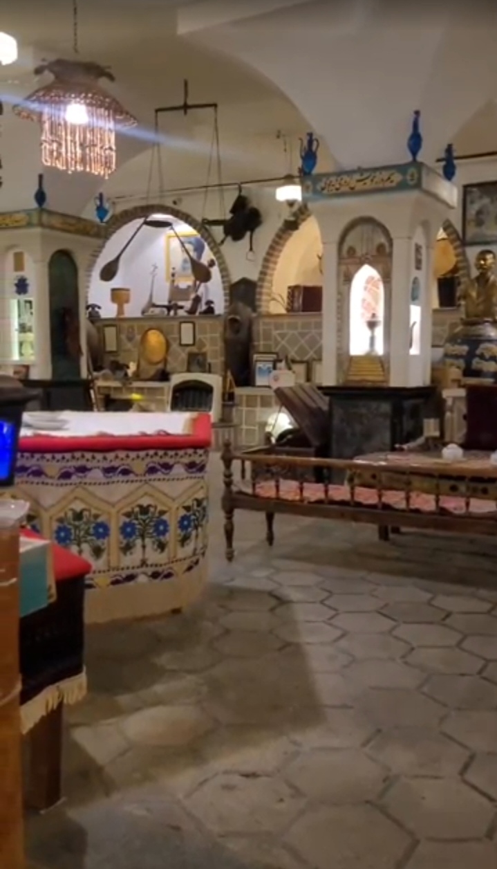 کافه موزه هزاردستان