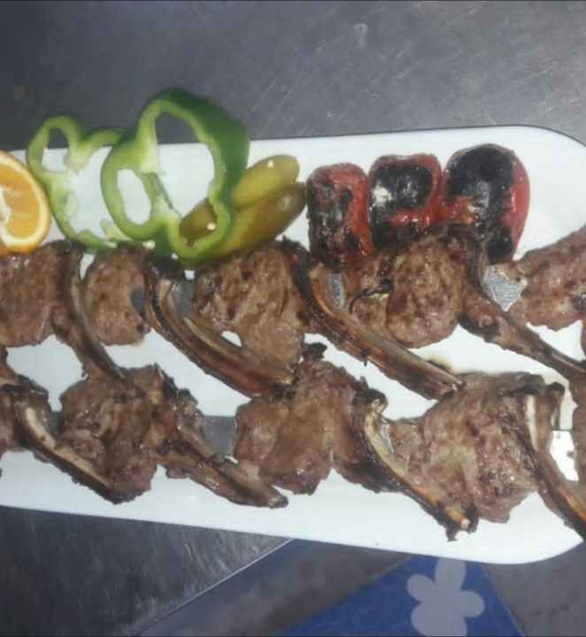 رستوران فانوس شب