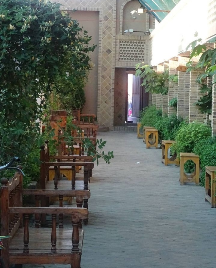 سفره خانه سنتی عمارت یزدان