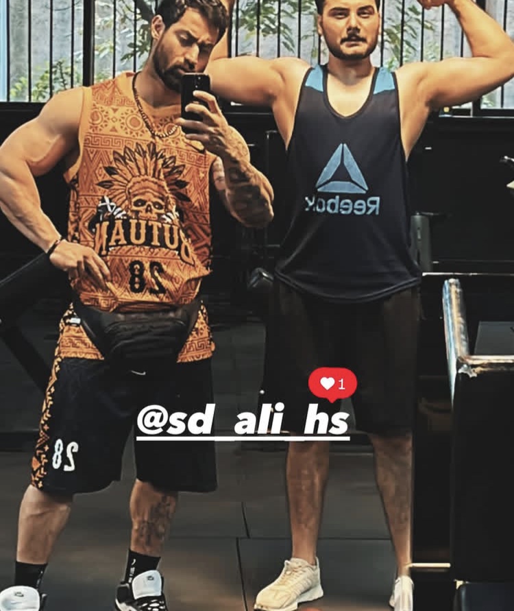 مربی ورزشی احسان ضیافتی