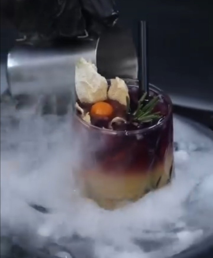کافه رستوران آفتابگردان