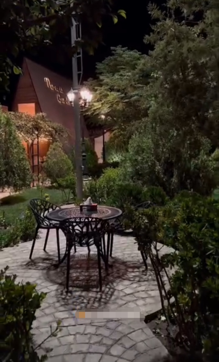 کافی شاپ رستوران پارمیس پلاس