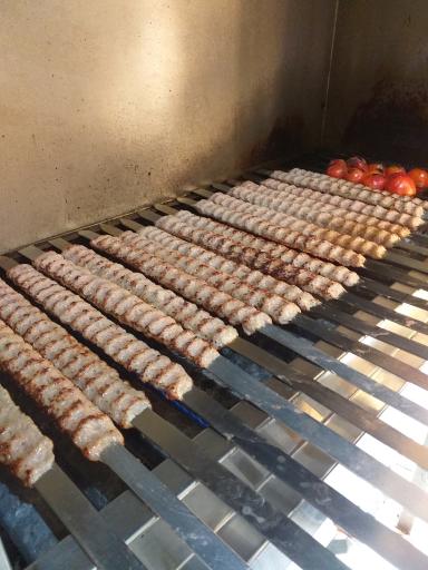 کبابی آقاجون