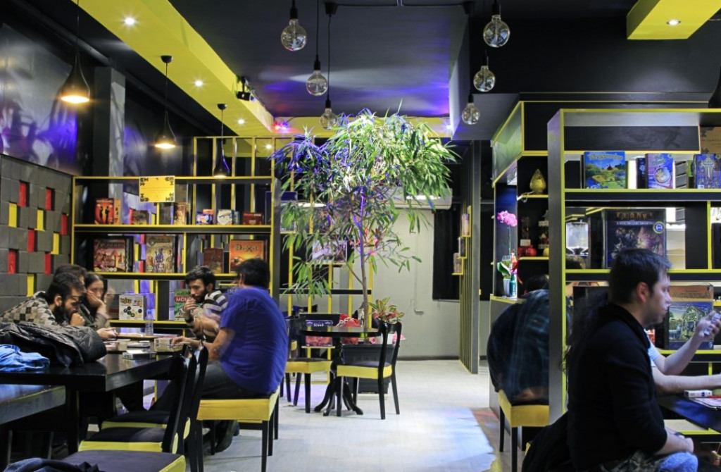 کافه برد گیم