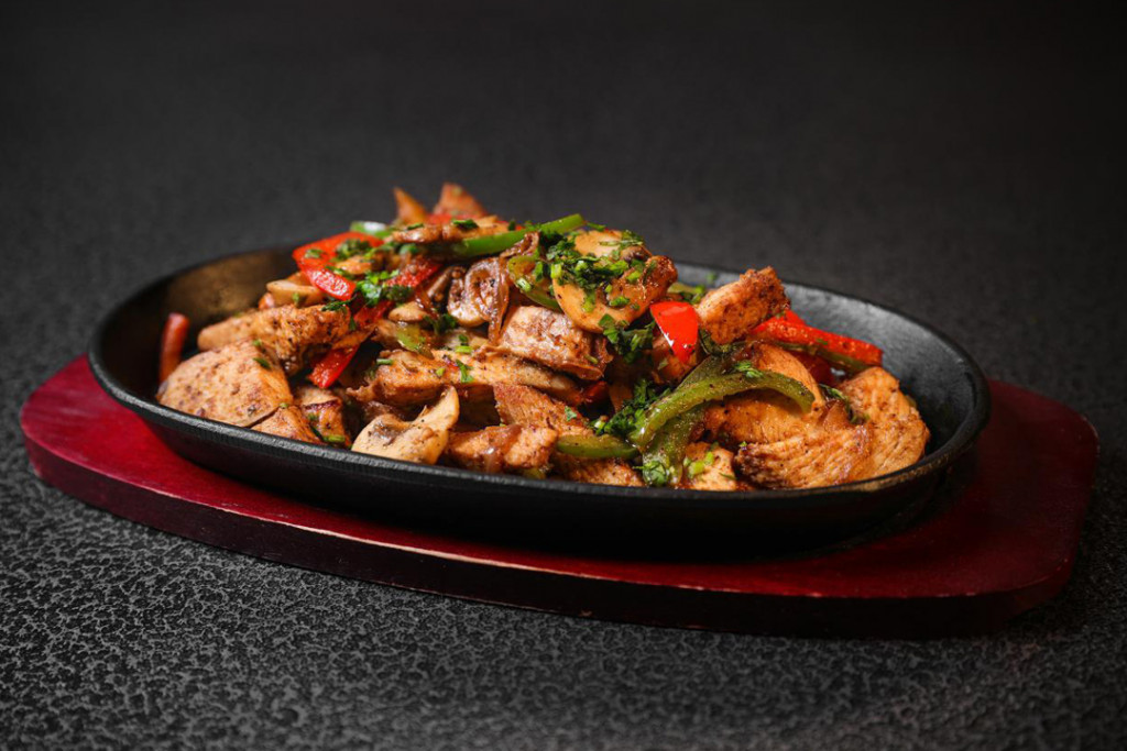 کافه رستوران مکزیکی و ایتالیایی  ...