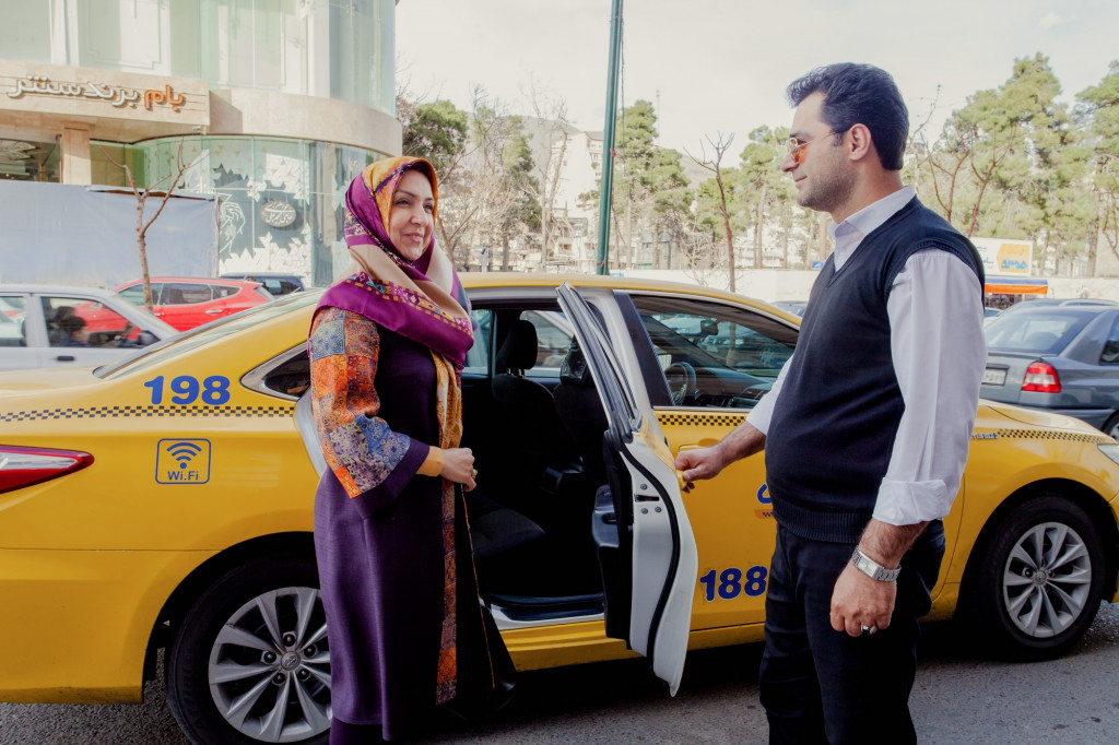 کلینیک زیبایی گلدن رویال